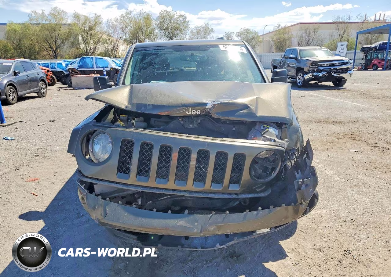 2015 Jeep Patriot Latitude VIN:1C4NJRFBXFD169766 - 5