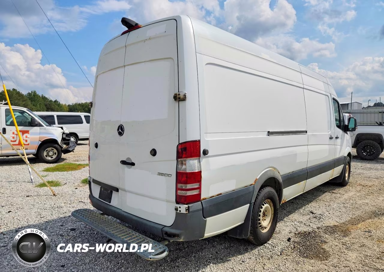 2018 Mercedes-Benz Sprinter 2500 VIN:WD3PE8CD0JP595609 - 3
