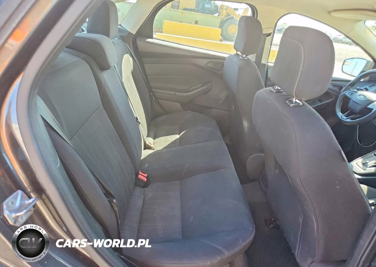 2016 Ford Focus S VIN:1FADP3E2XGL398907 - 10