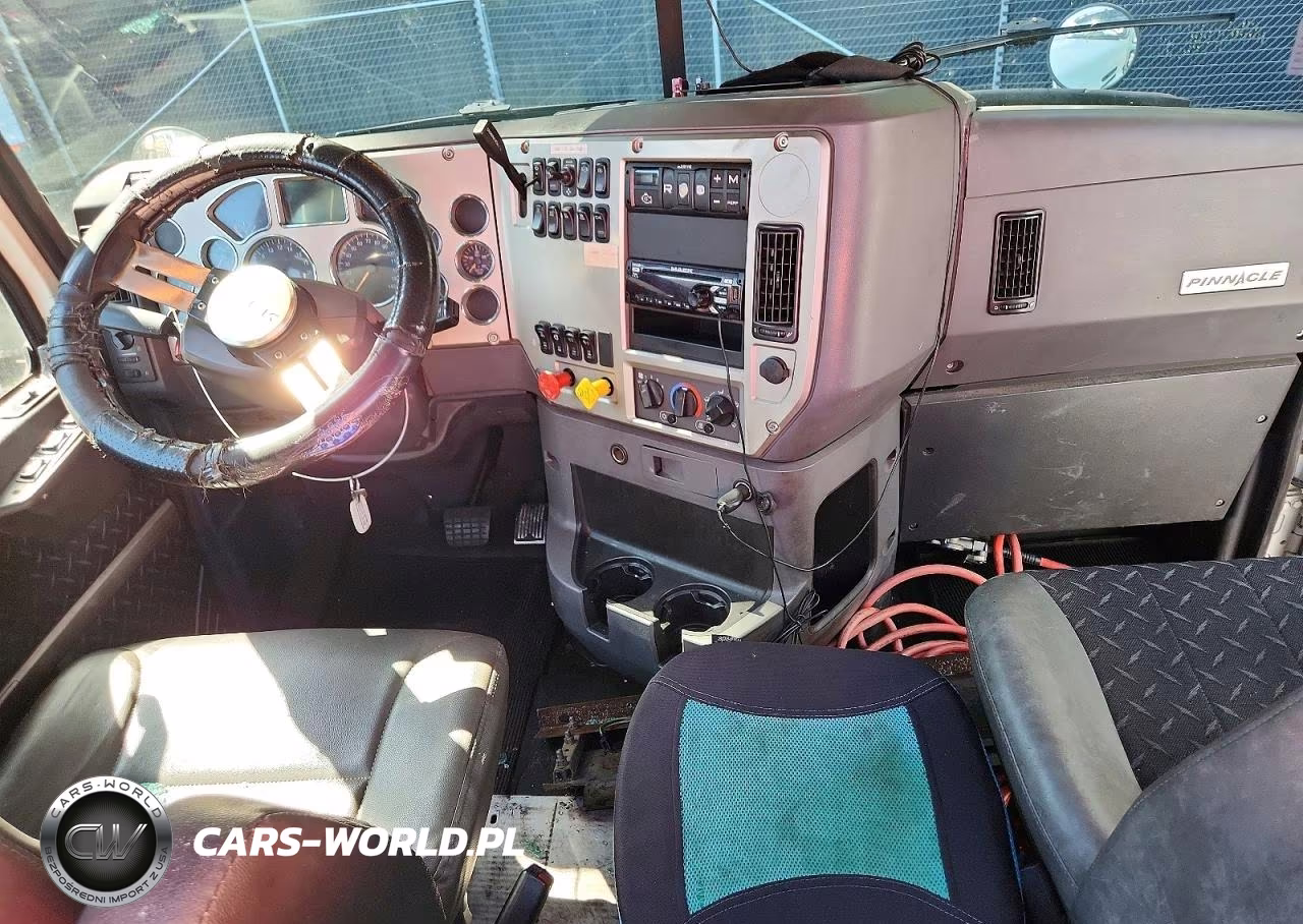 2016 Mack Cxu613 Semi Truck VIN:1M1AW07YXGM057498 - 8