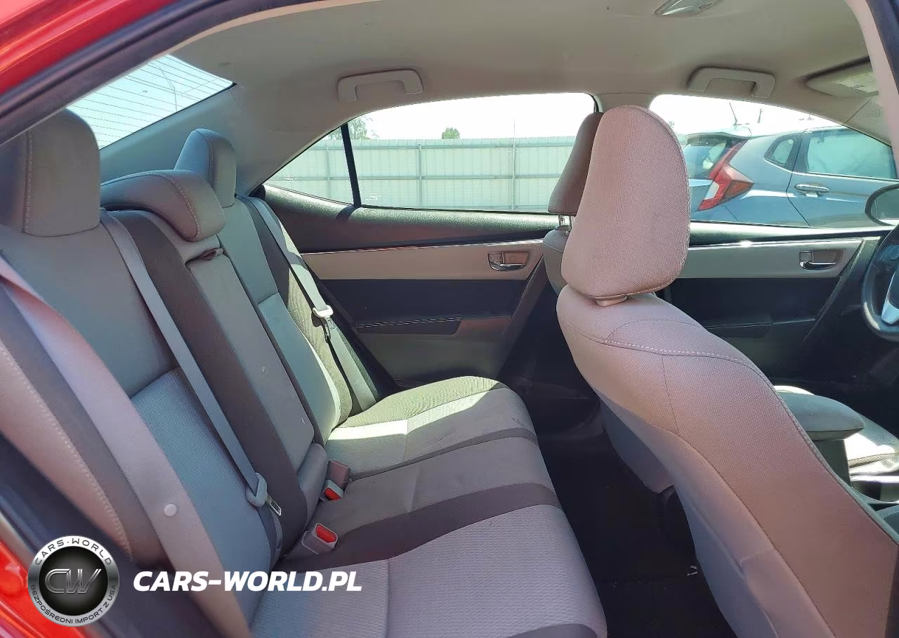 2018 Toyota Corolla Le VIN:5YFBURHE0JP749146 - 10