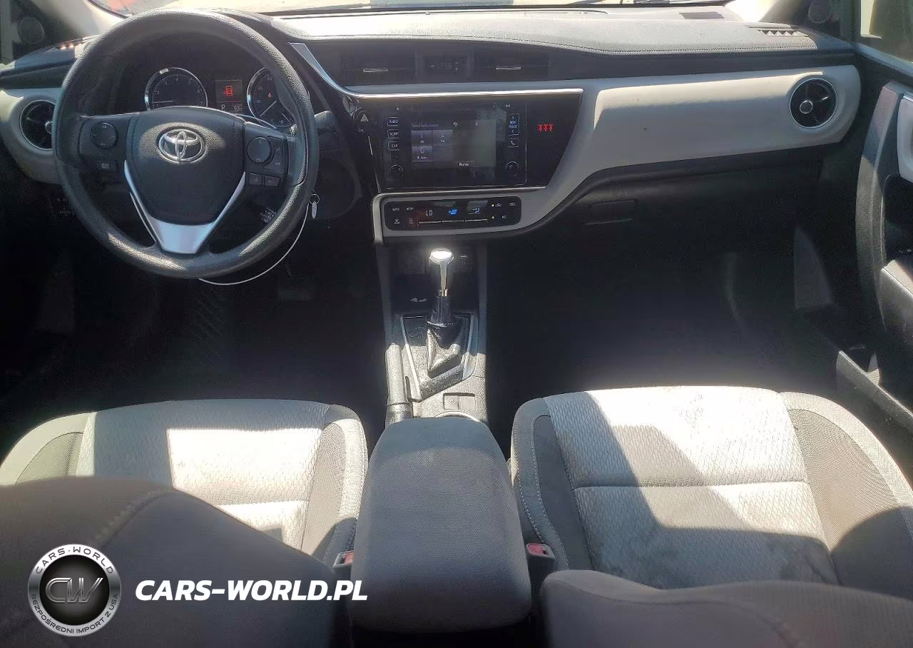 2018 Toyota Corolla Le VIN:5YFBURHE0JP749146 - 8