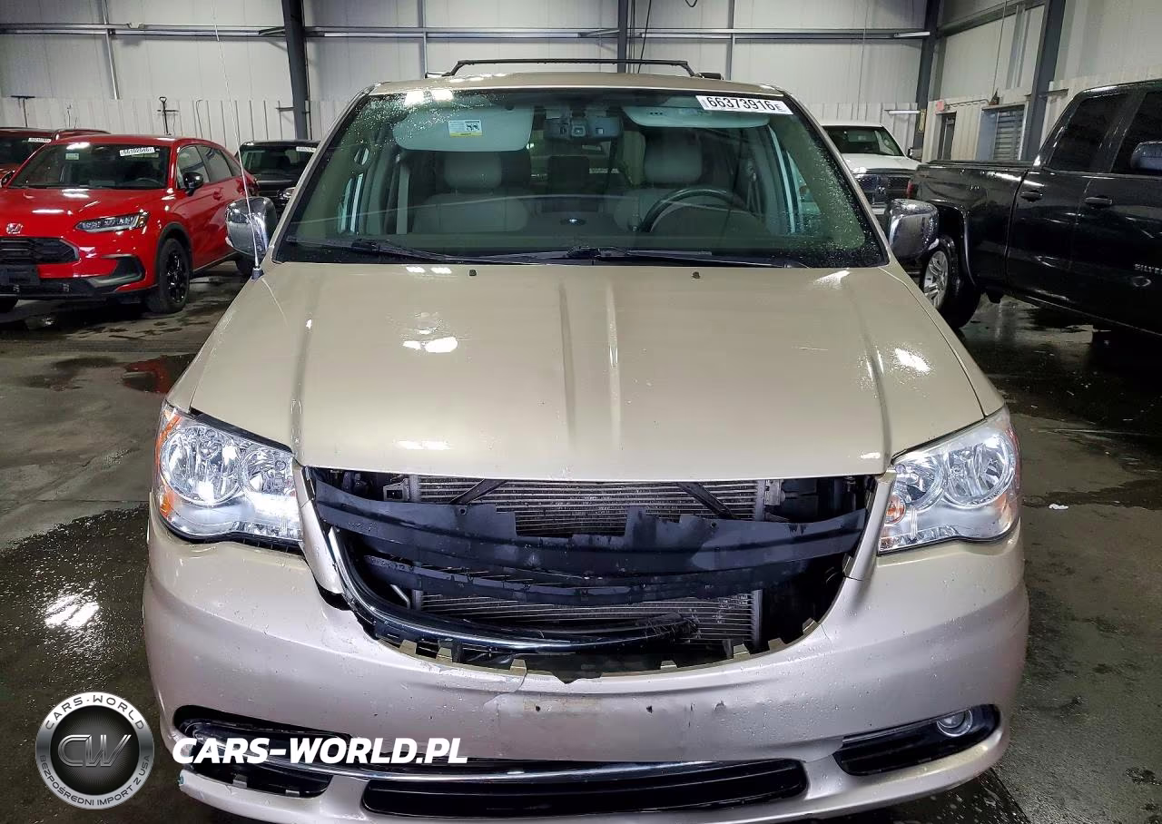 2014 Chrysler Town & Country Touring L VIN:2C4RC1CG7ER234145 - 5