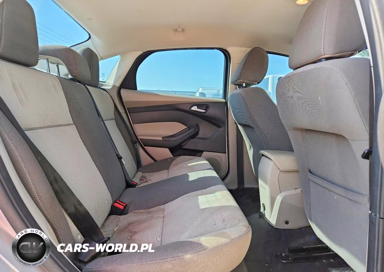 2012 Ford Focus Se VIN:1FAHP3F27CL461956 - 10