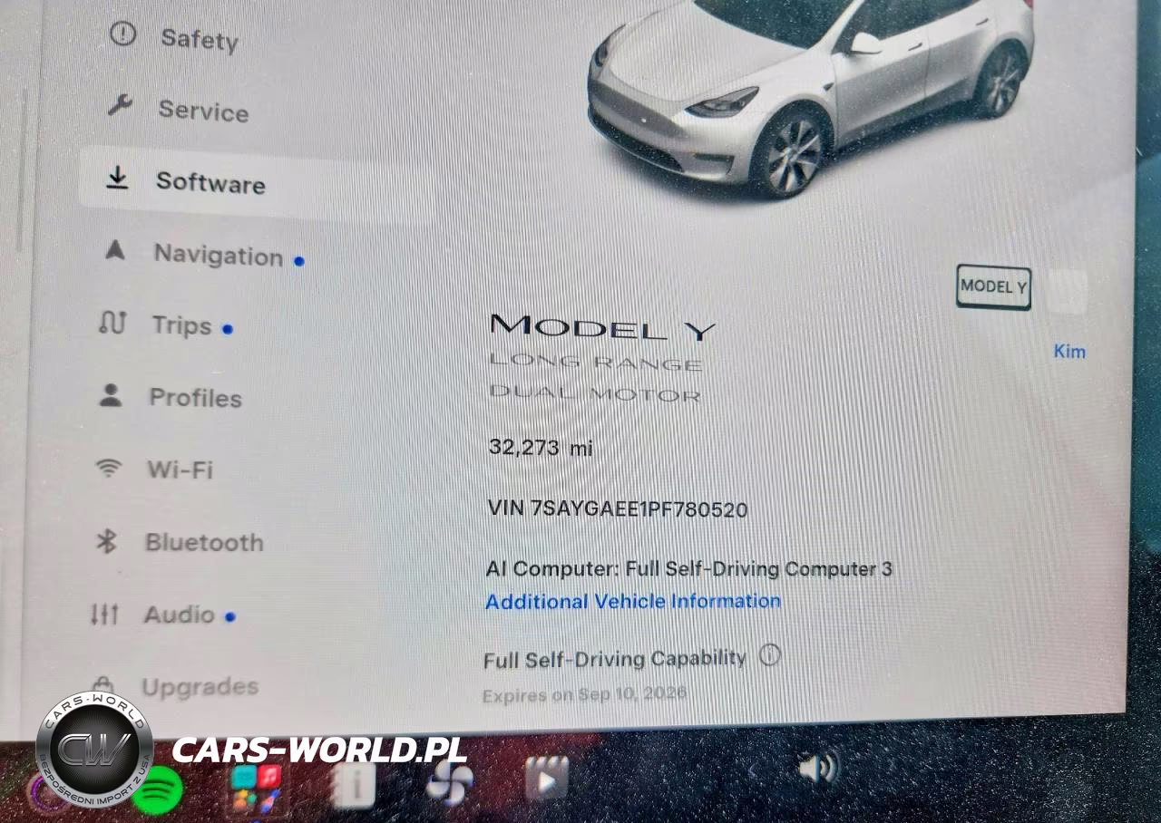 2023 Tesla Model Y VIN:7SAYGAEE1PF780520 - 9