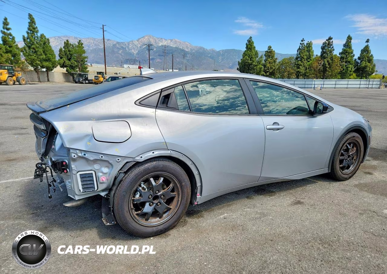 2025 Toyota Prius Plug-In Hybrid Se VIN:JTDACACU3S3045418 - 3