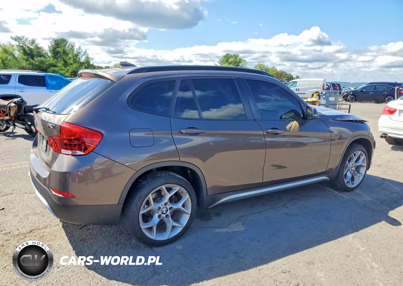 2013 BMW X1 xDrive28I VIN:WBAVL1C59DVR82045 - 3