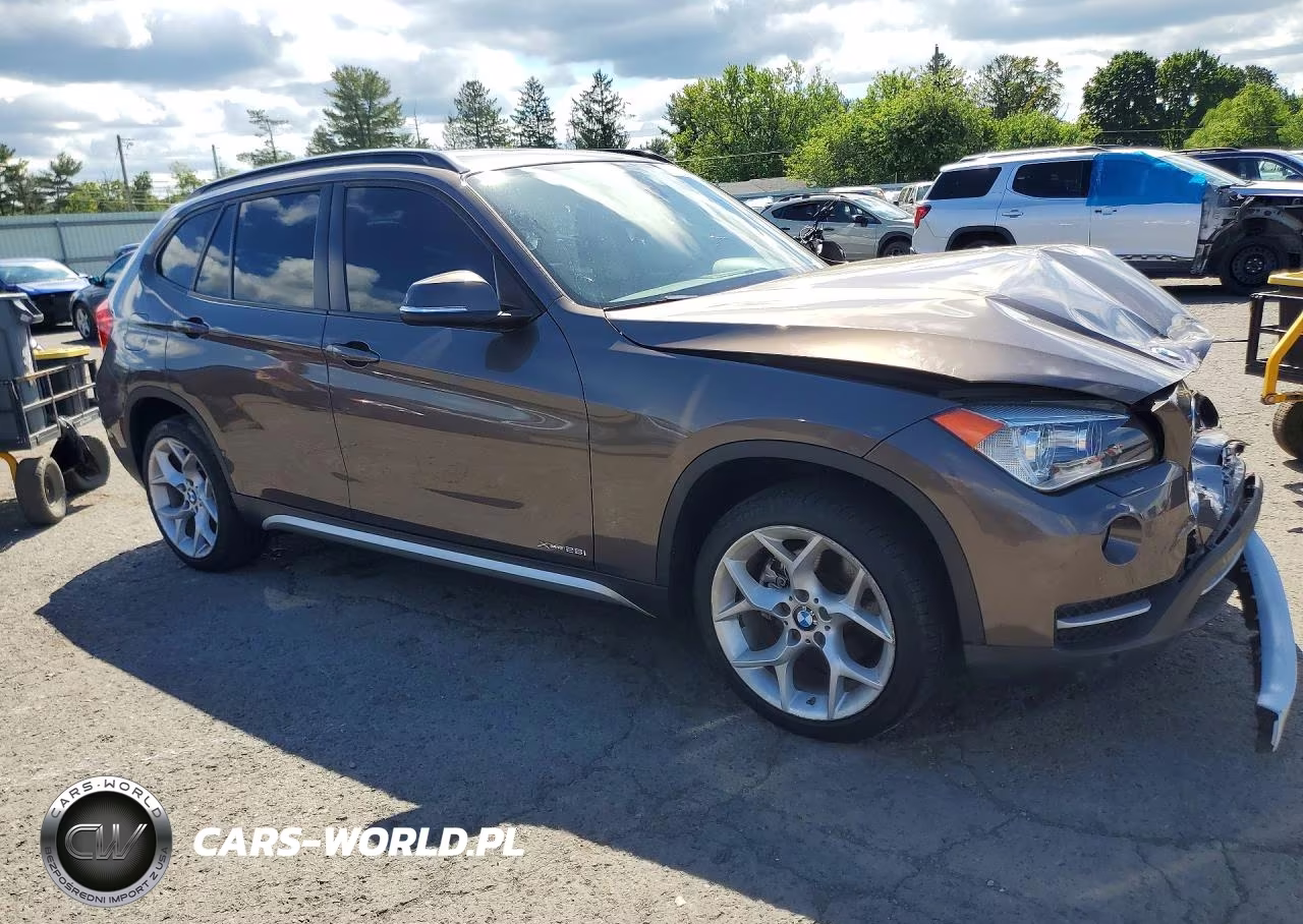 2013 BMW X1 xDrive28I VIN:WBAVL1C59DVR82045 - 4