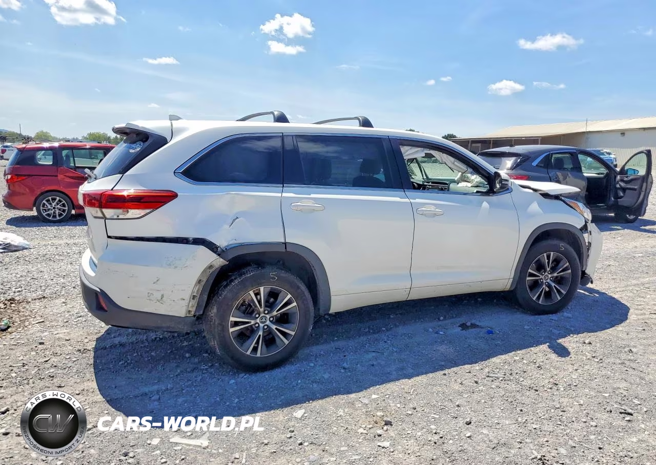 2017 Toyota Highlander Le Plus VIN:5TDZZRFHXHS216705 - 3