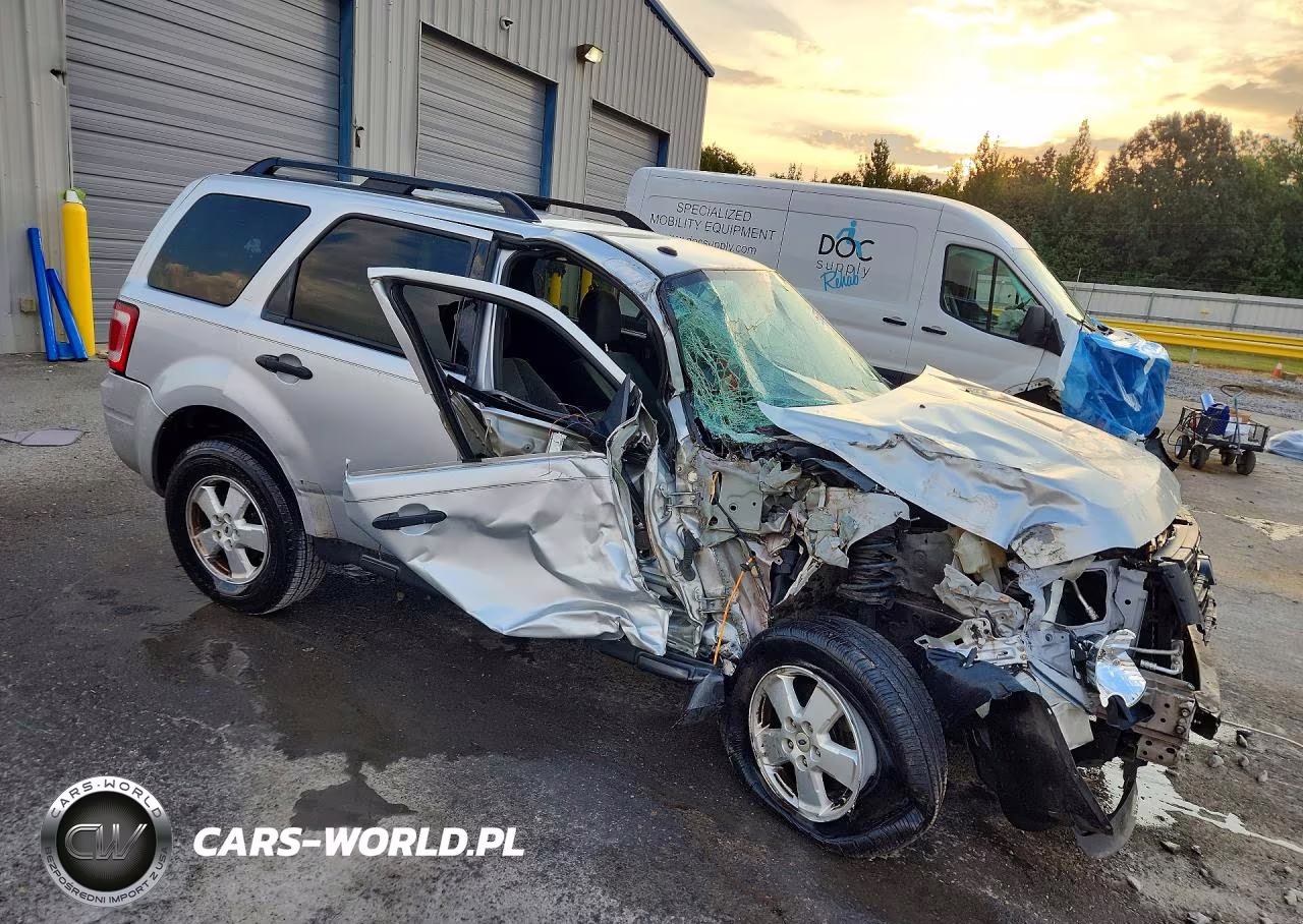2011 Ford Escape Xlt VIN:1FMCU0D75BKA83257 - 4