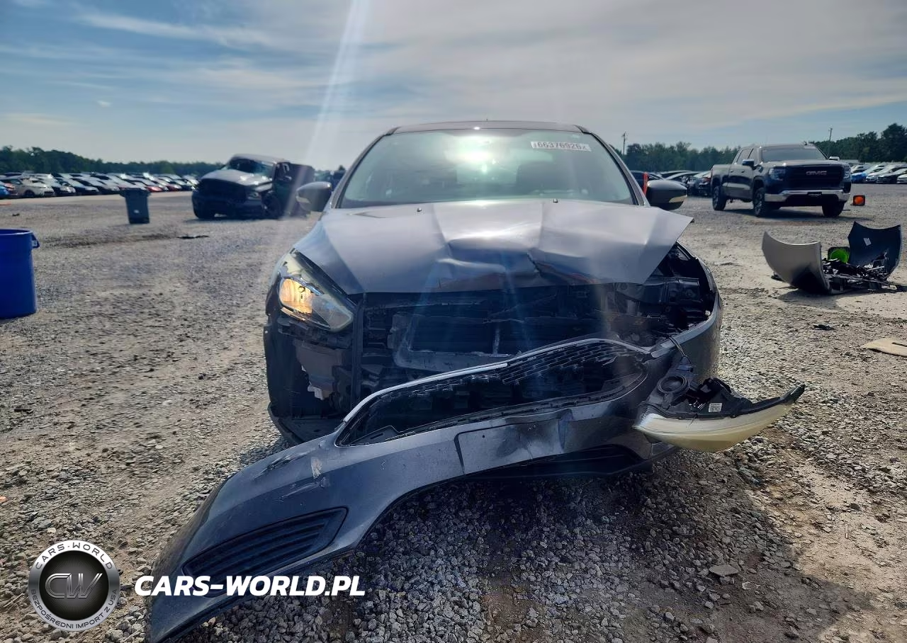 2015 Ford Focus Se VIN:1FADP3F25FL311136 - 5