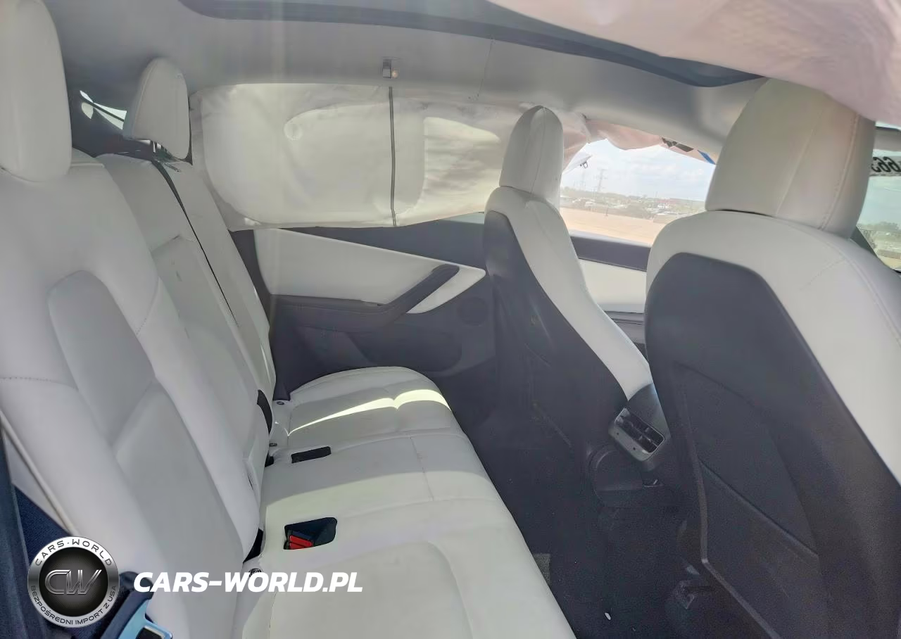 2020 Tesla Model Y VIN:5YJYGDEEXLF017968 - 10