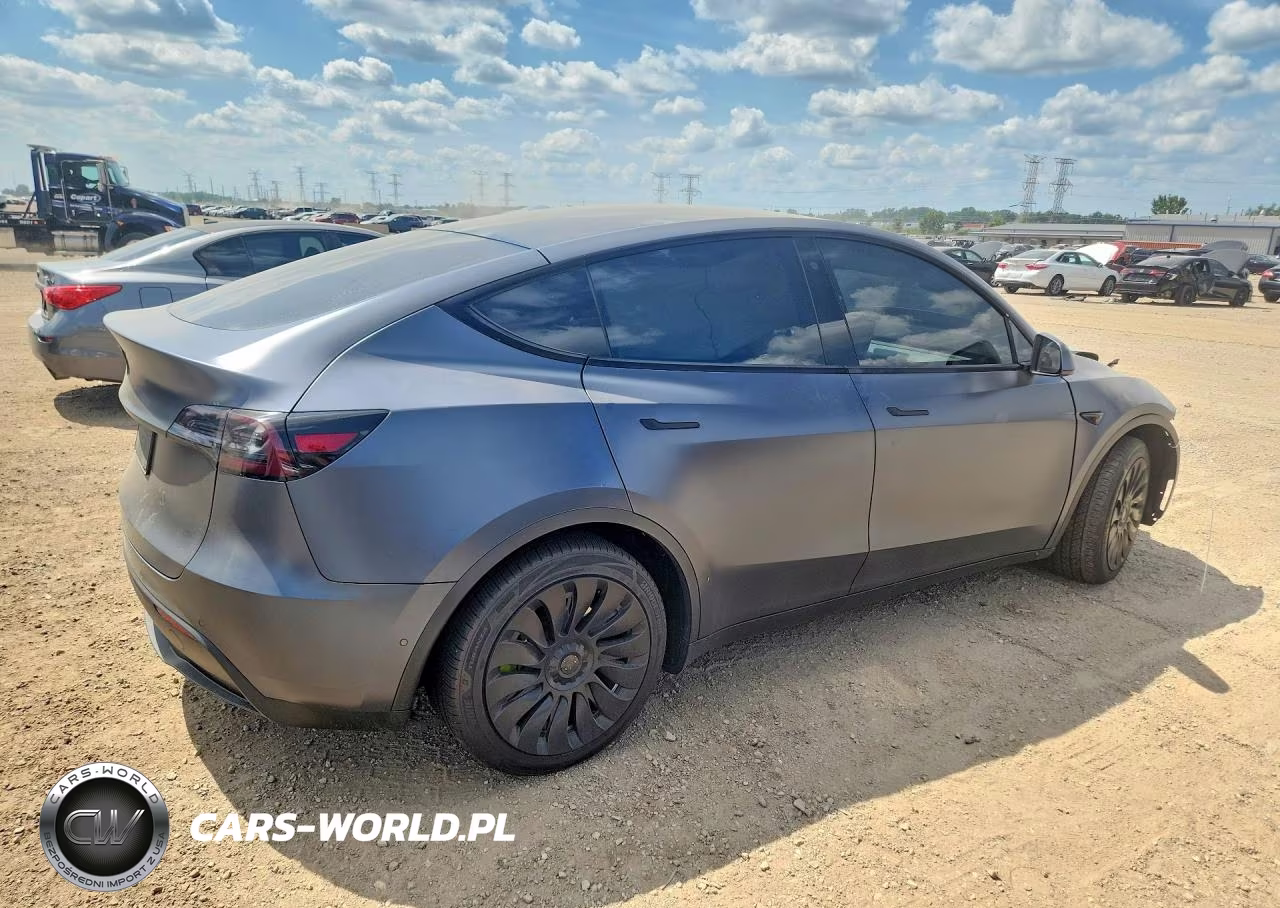2020 Tesla Model Y VIN:5YJYGDEEXLF017968 - 3