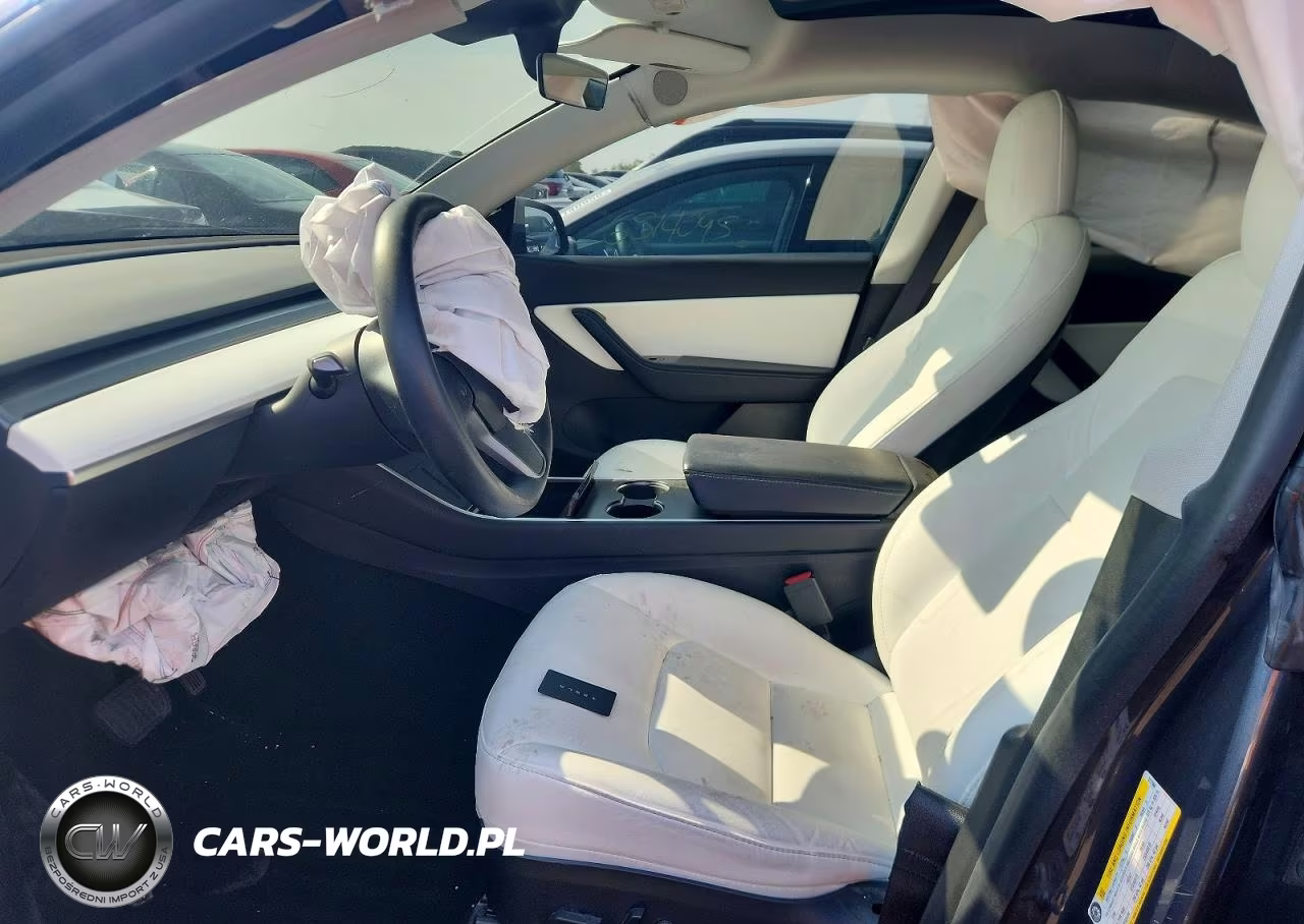 2020 Tesla Model Y VIN:5YJYGDEEXLF017968 - 7