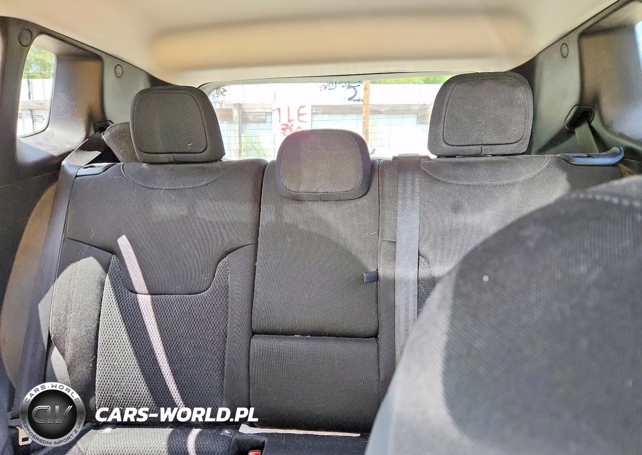 2018 Jeep Renegade Latitude VIN:ZACCJBBB8JPH66140 - 10