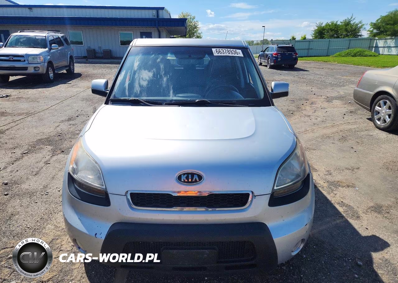 2010 Kia Soul + VIN:KNDJT2A2XA7703945 - 5