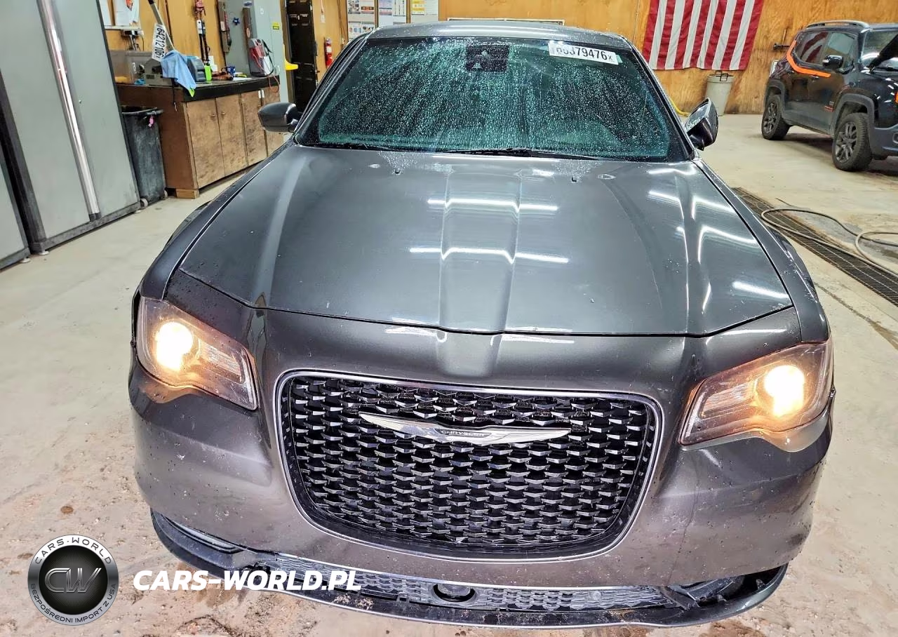 2018 Chrysler 300 S VIN:2C3CCAGGXJH296501 - 5