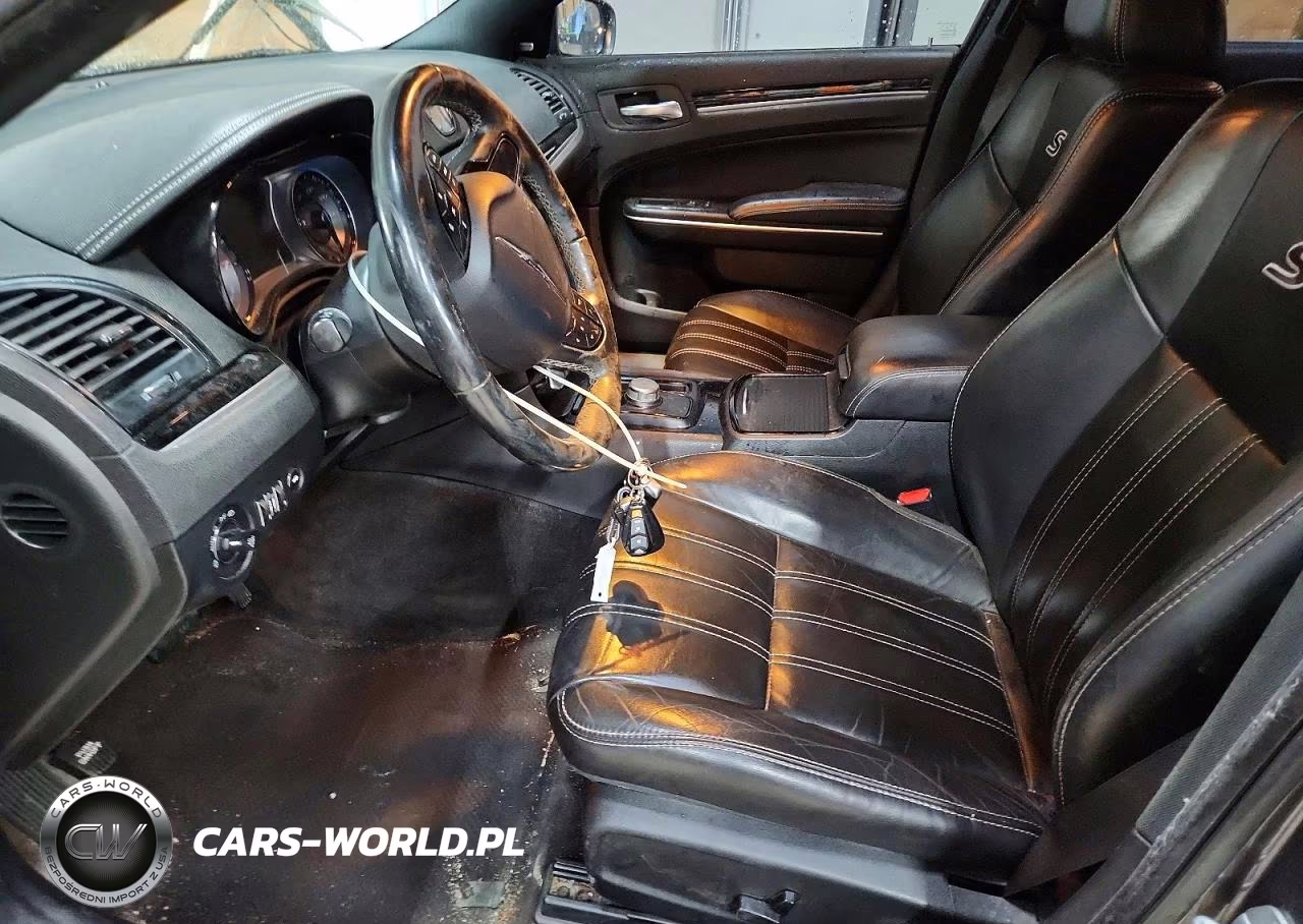 2018 Chrysler 300 S VIN:2C3CCAGGXJH296501 - 7