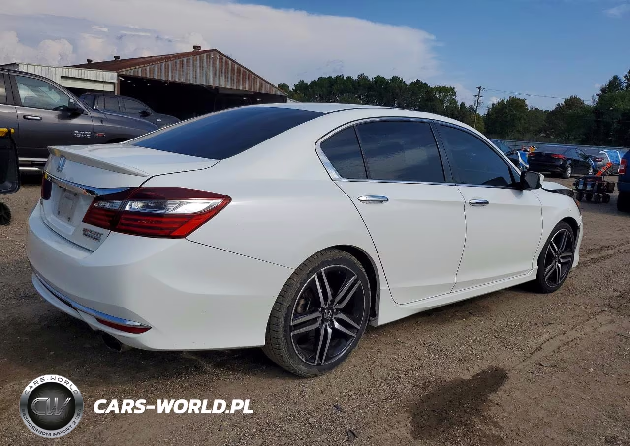 2017 Honda Accord Sport Special Edition VIN:1HGCR2F1XHA113945 - 3