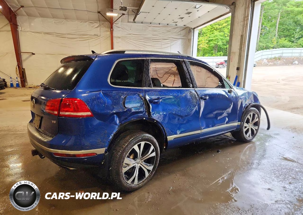 2017 Volkswagen Touareg Wolfsburg VIN:WVGRF7BP4HD006313 - 3