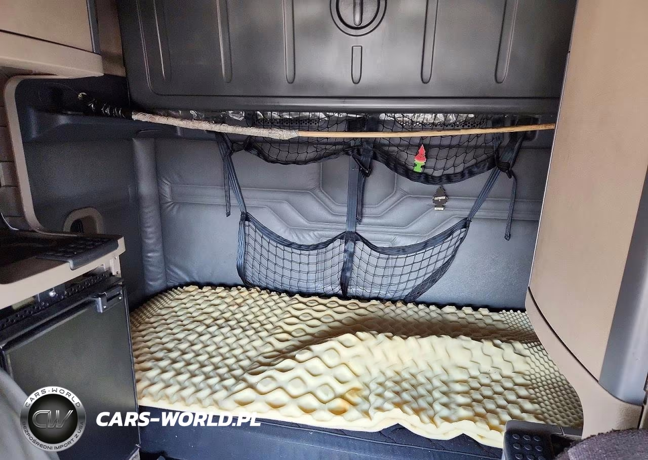 2018 Freightliner Cascadia 1 - Semi Truck VIN:3AKJGLDV9JSJU8183 - 10