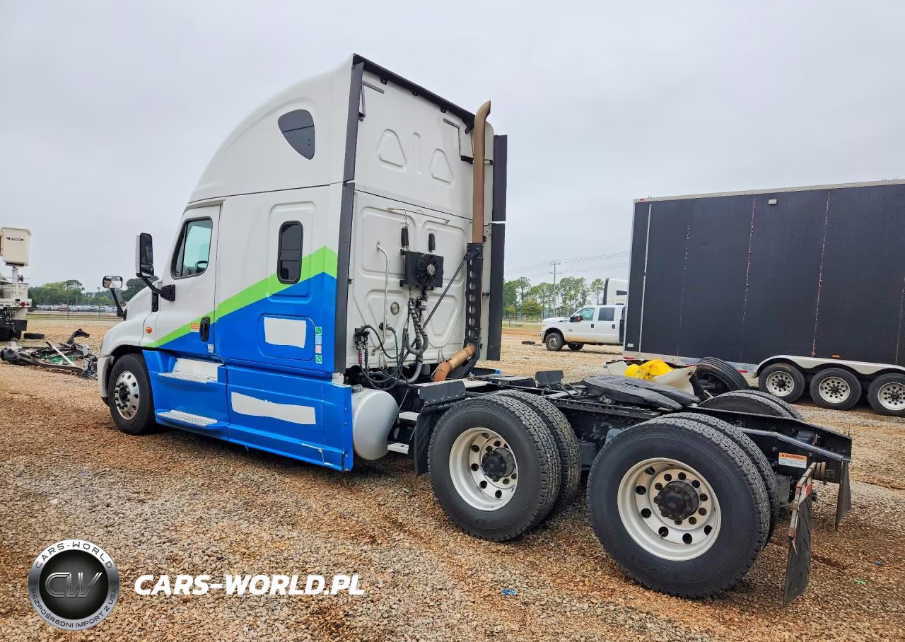 2018 Freightliner Cascadia 1 - Semi Truck VIN:3AKJGLDV9JSJU8183 - 2