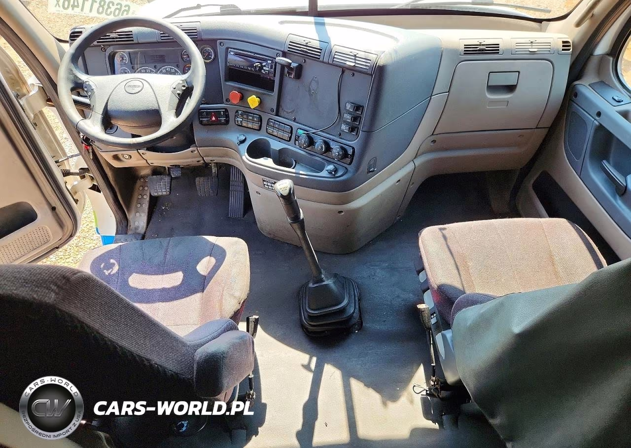 2018 Freightliner Cascadia 1 - Semi Truck VIN:3AKJGLDV9JSJU8183 - 8