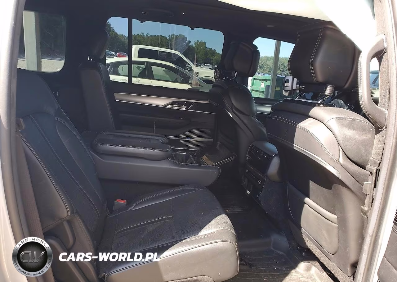 2022 Jeep Grand Wagoneer Series I VIN:1C4SJVEJ0NS111485 - 10
