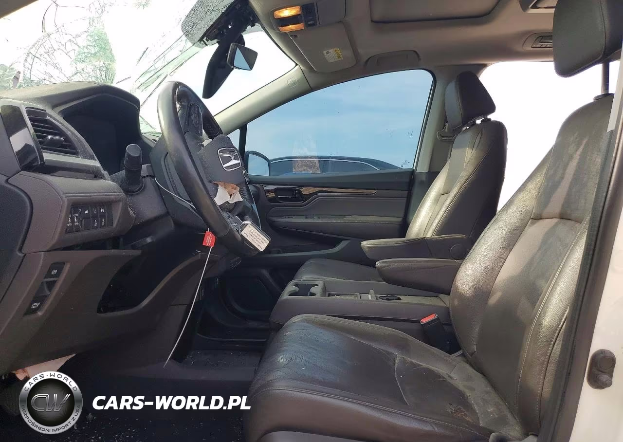 2018 Honda Odyssey Elite VIN:5FNRL6H9XJB065266 - 7