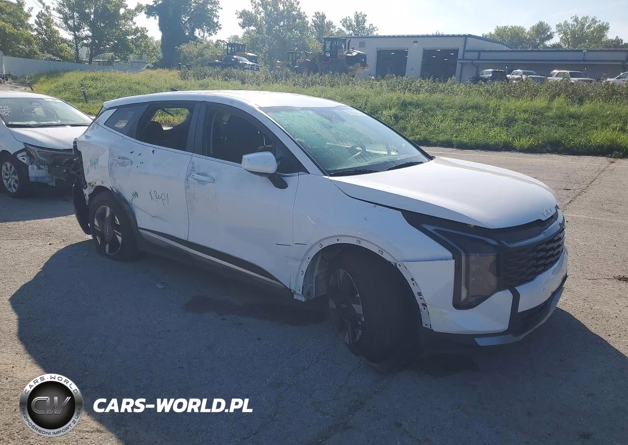2026 Kia Sportage VIN:5XYK23DF4TG358249 - 4