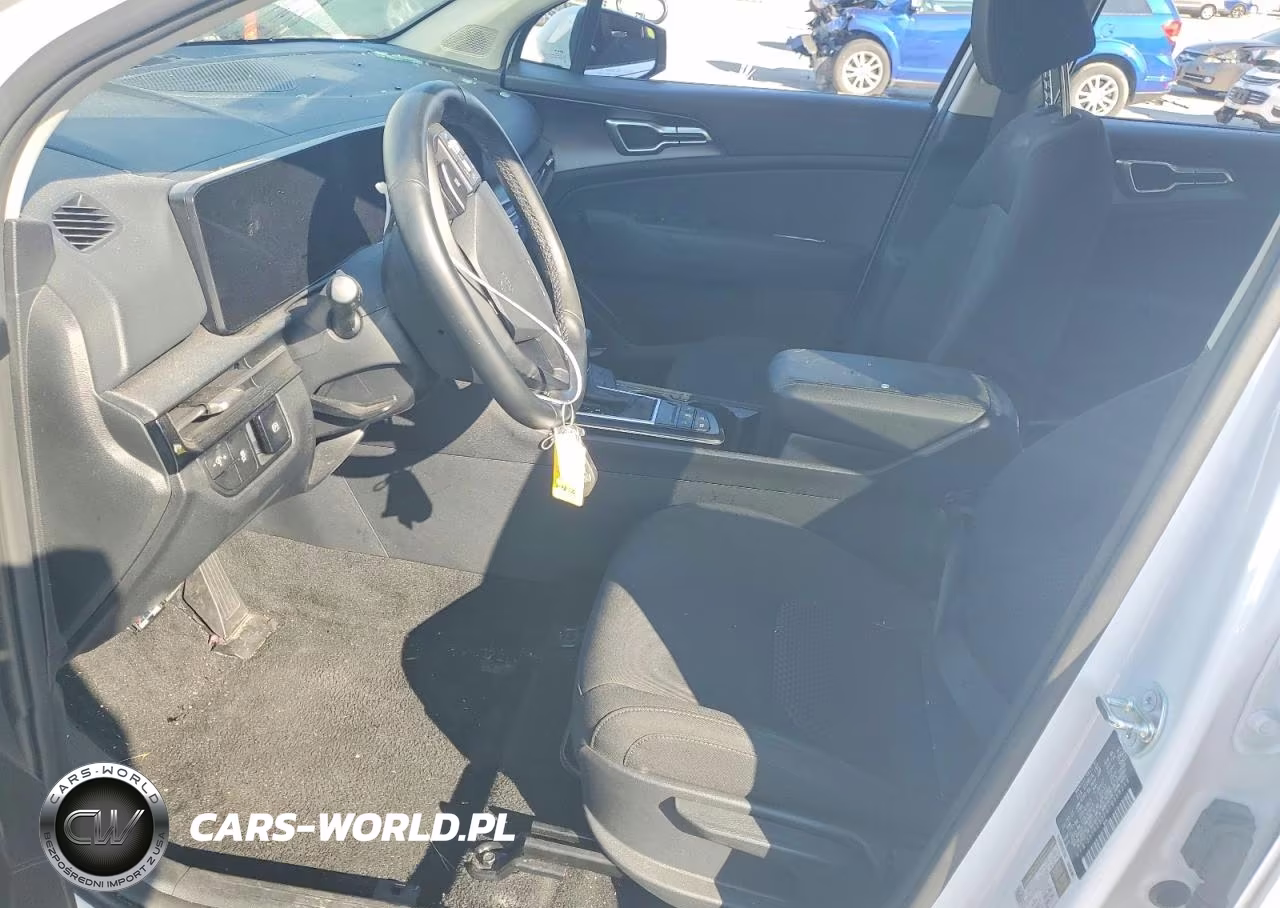 2026 Kia Sportage VIN:5XYK23DF4TG358249 - 7