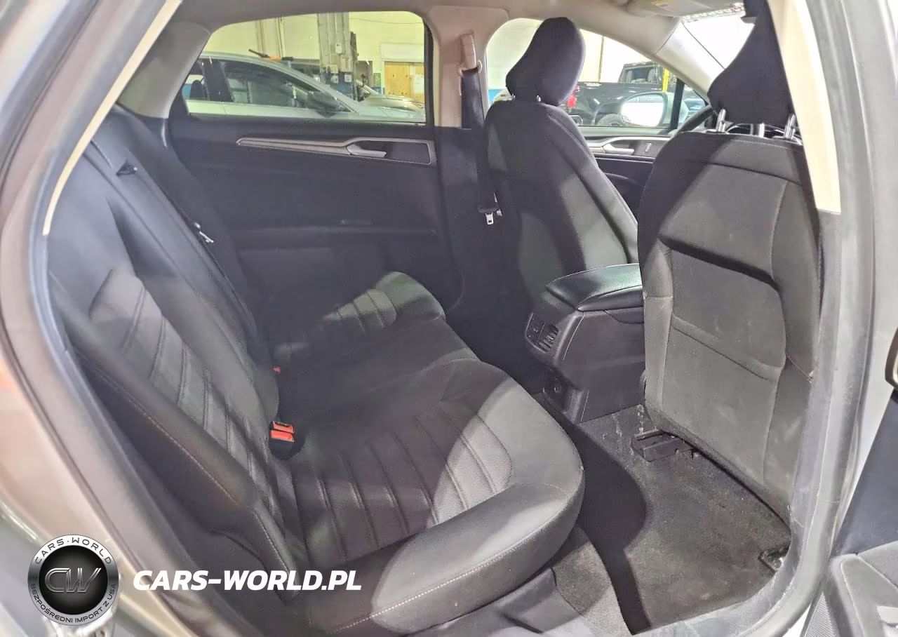2020 Ford Fusion Se VIN:3FA6P0HD7LR107635 - 10