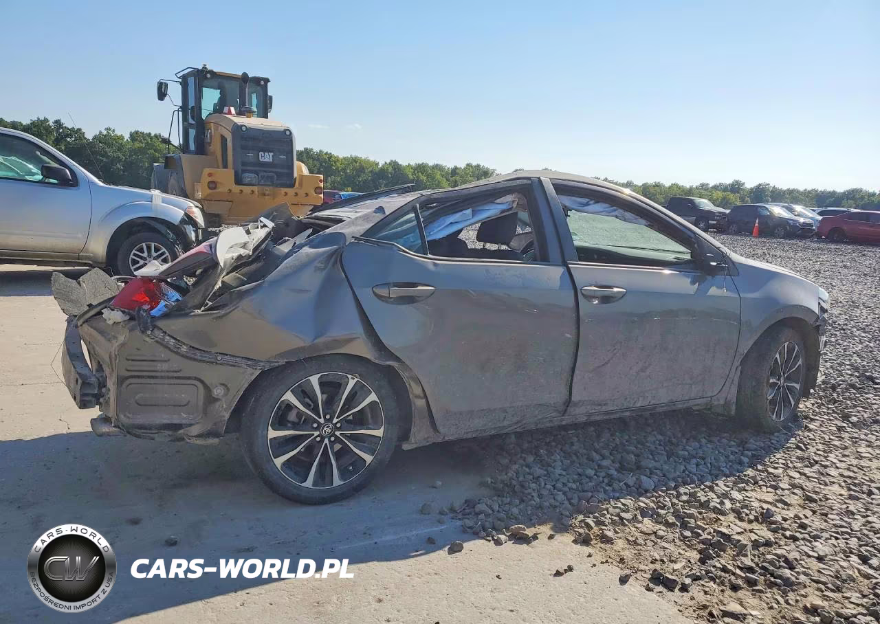 2017 Toyota Corolla Se VIN:2T1BURHE2HC863109 - 3