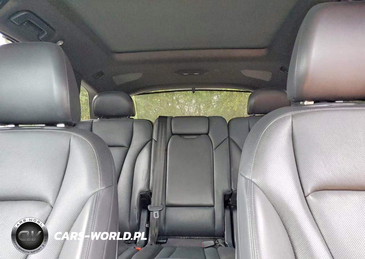 2017 Audi Q7 Premium Plus VIN:WA1LAAF70HD017559 - 10