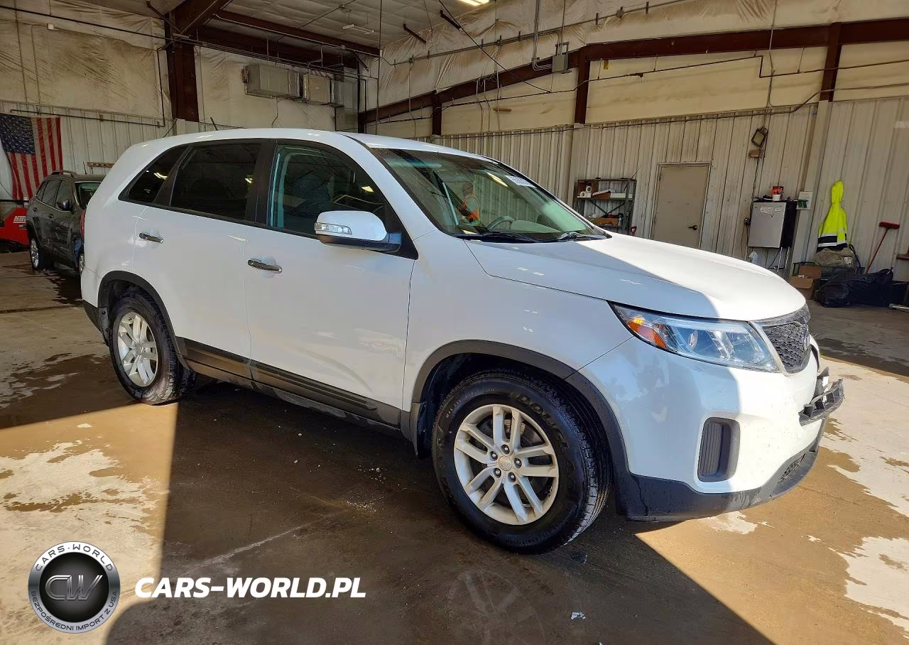 2015 Kia Sorento Lx VIN:5XYKT3A62FG562652 - 4