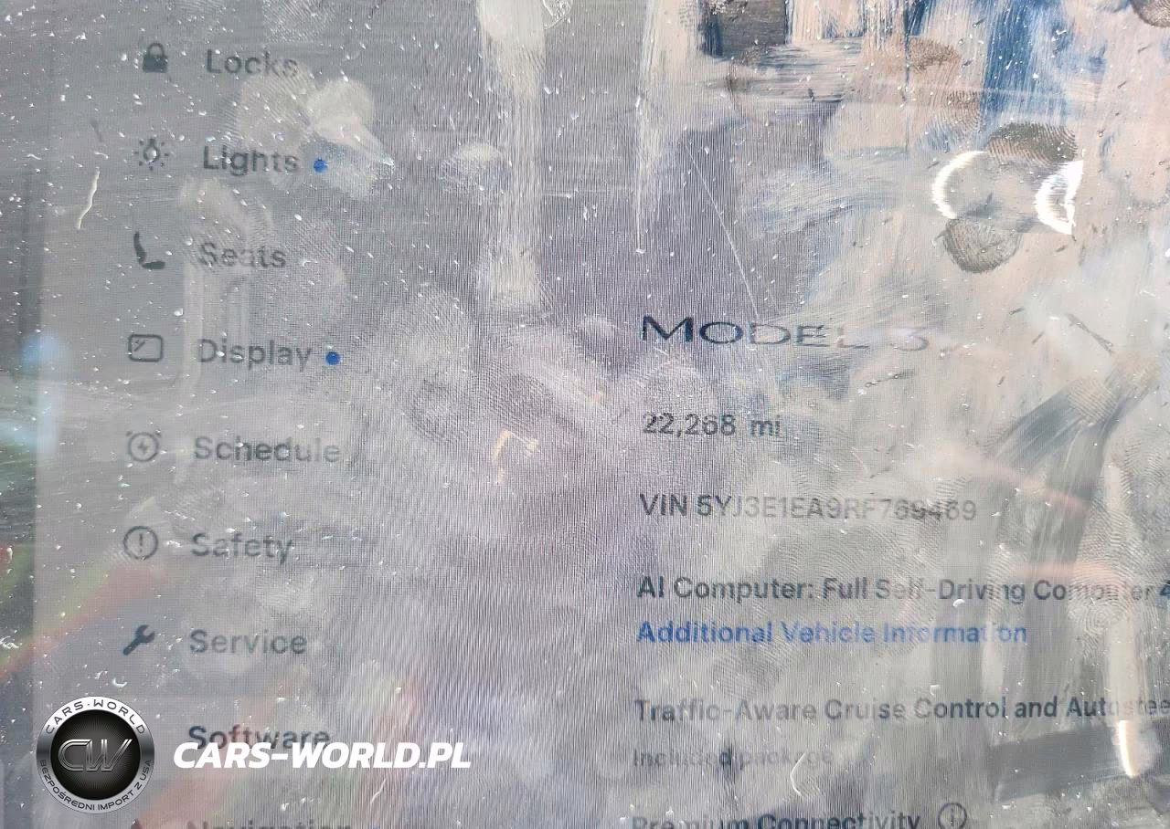 2024 Tesla Model 3 VIN:5YJ3E1EA9RF769469 - 9