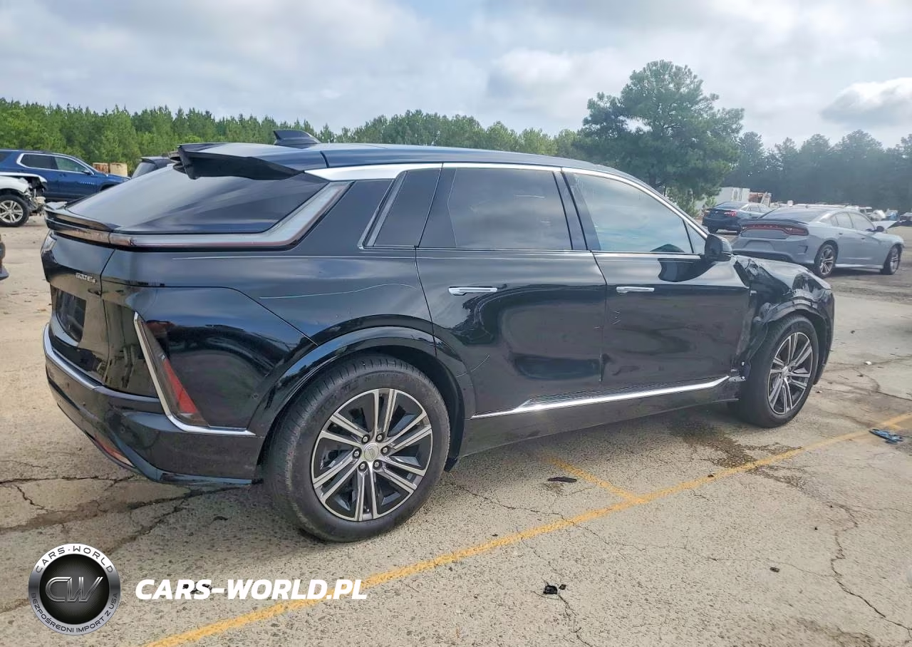 2024 Cadillac Lyriq Luxury VIN:1GYKPPRL3RZ102972 - 3