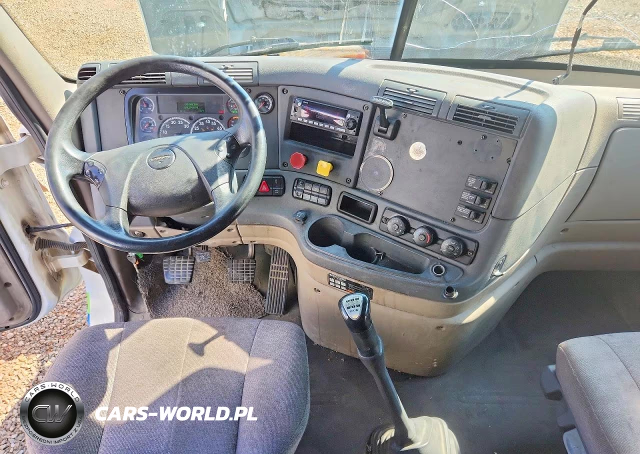 2017 Freightliner Cascadia 125 Semi Truck VIN:1FUJGLBG8HLJG9418 - 8