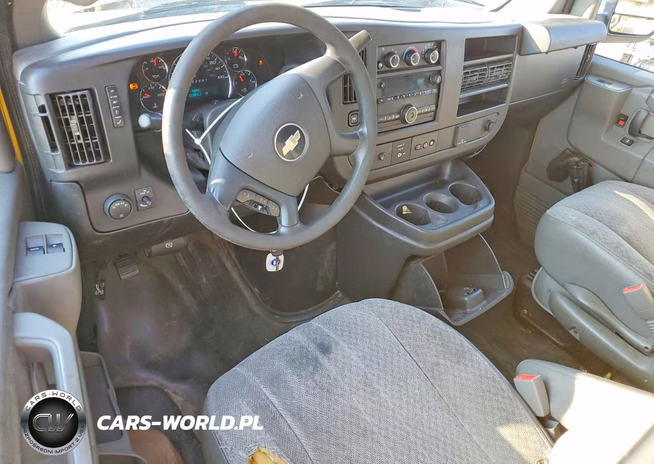 2021 Chevrolet Express G2500 VIN:1GCWGAFP5M1173805 - 8