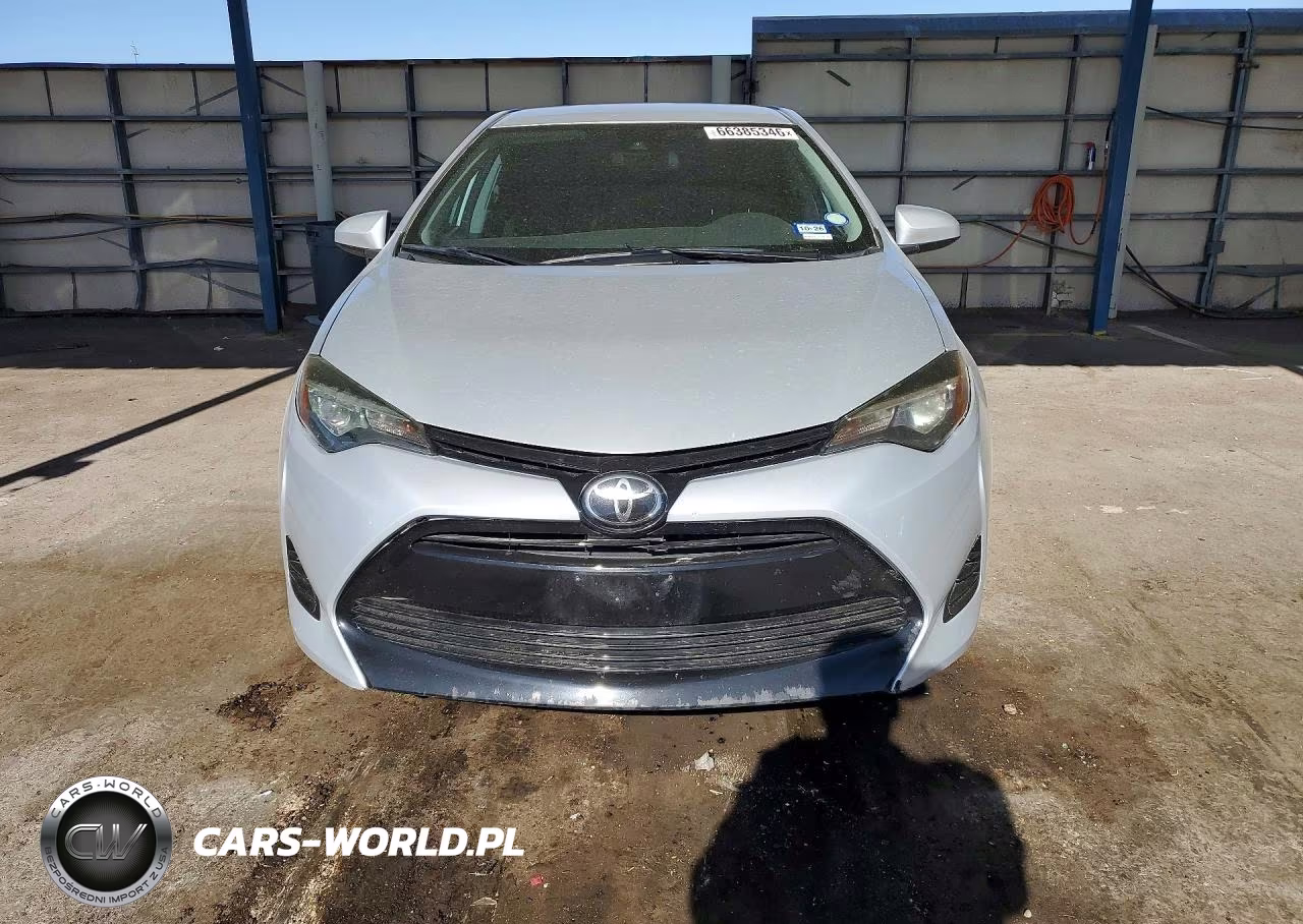 2018 Toyota Corolla Le VIN:2T1BURHE8JC121819 - 5