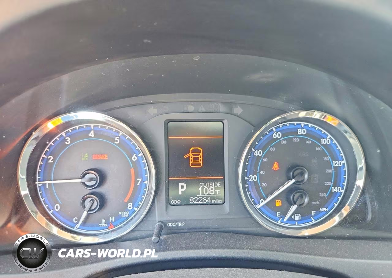 2018 Toyota Corolla Le VIN:2T1BURHE8JC121819 - 9