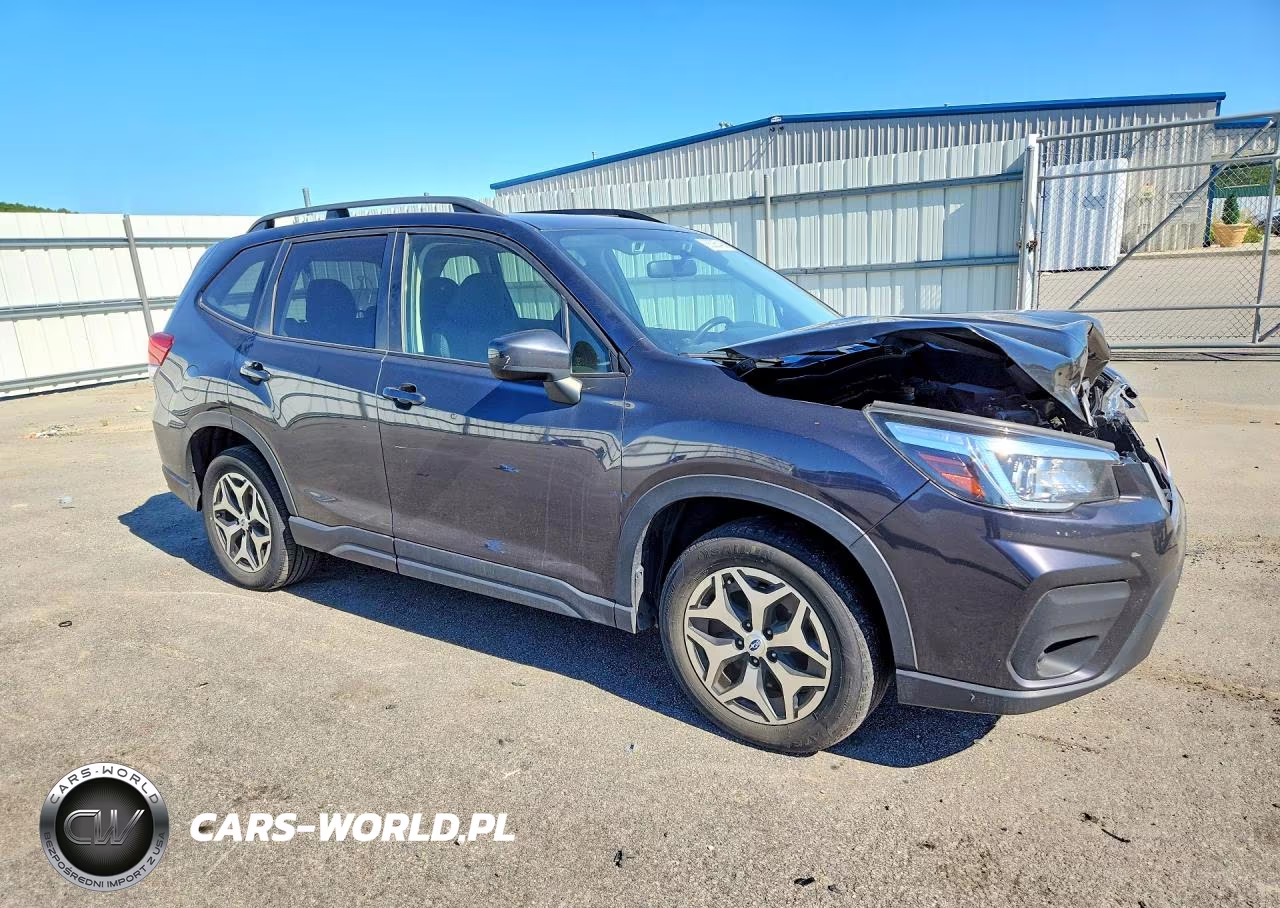 2019 Subaru Forester Premium VIN:JF2SKAEC8KH410806 - 4