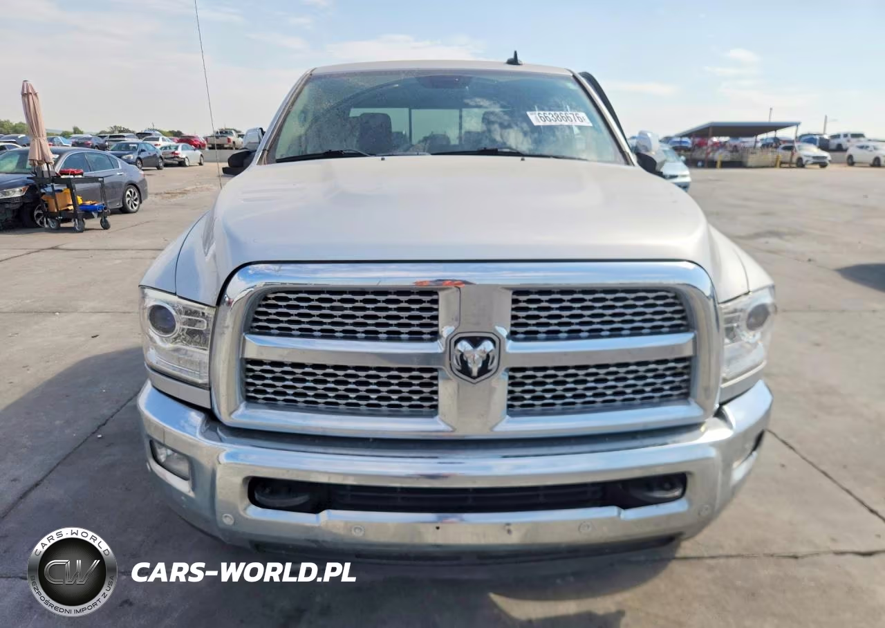 2017 Ram 2500 Laramie VIN:3C6UR4FJ8HG678296 - 5