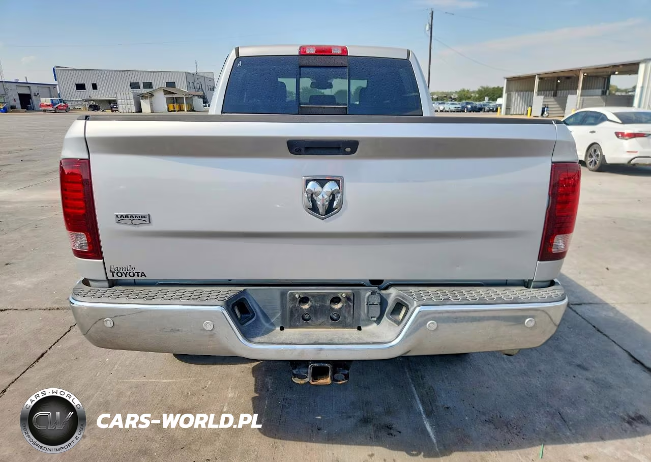 2017 Ram 2500 Laramie VIN:3C6UR4FJ8HG678296 - 6