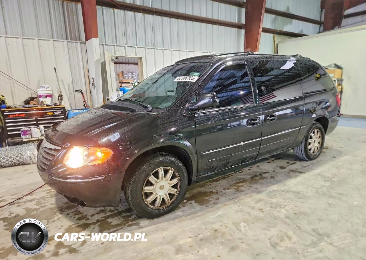 2005 Chrysler Town & Country Touring