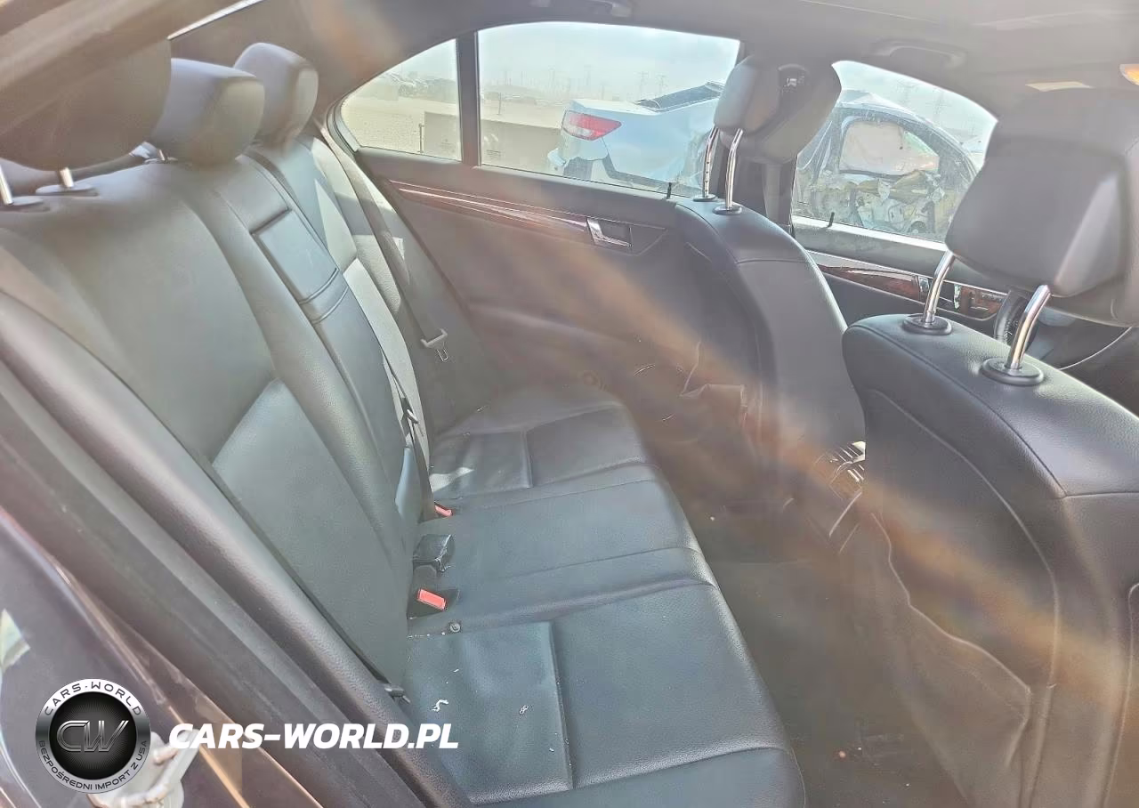 2010 Mercedes-Benz C 300 4Matic VIN:WDDGF8BB6AR119734 - 10