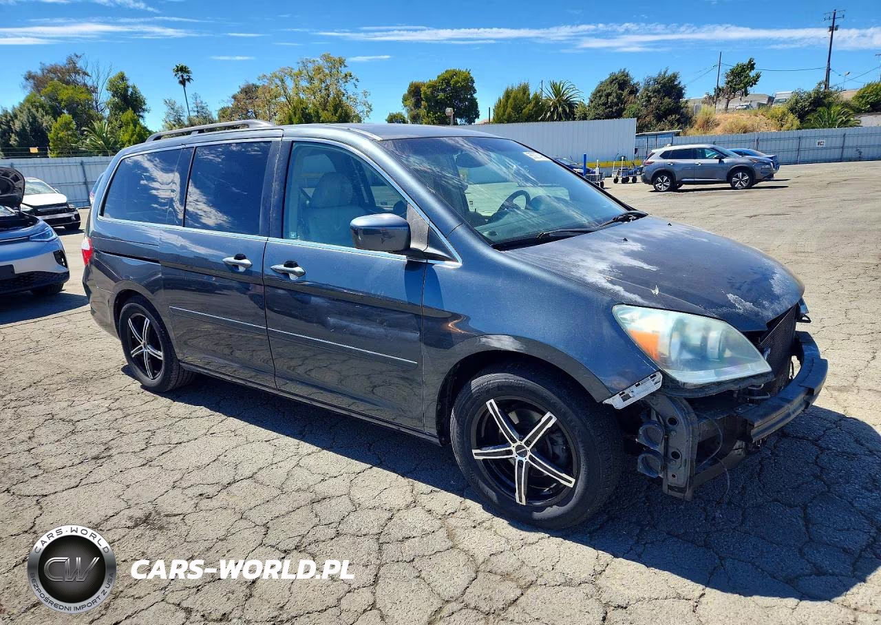 2005 Honda Odyssey Touring VIN:5FNRL38885B079078 - 4