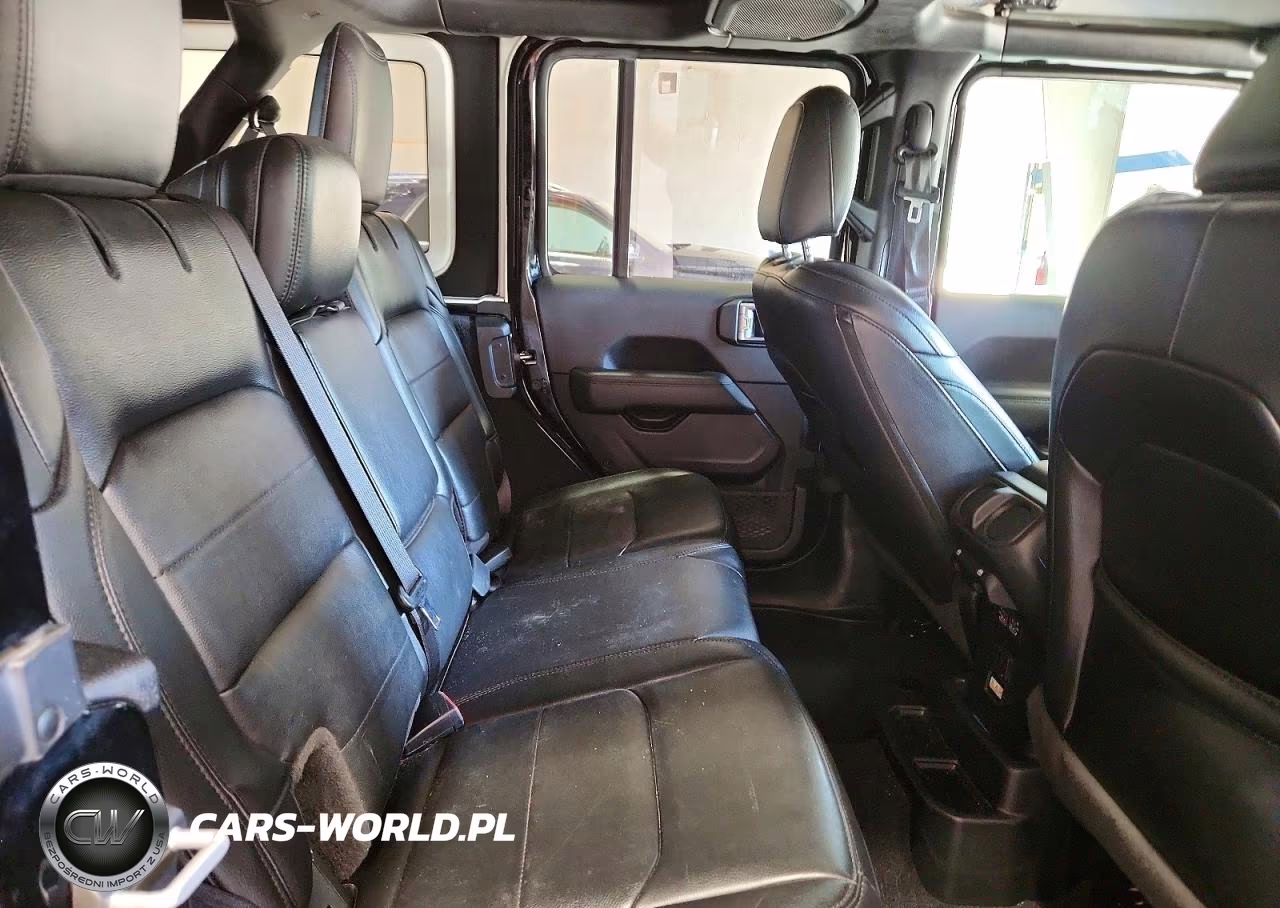 2021 Jeep Wrangler Unlimited Sahara VIN:1C4HJXEN1MW687456 - 10