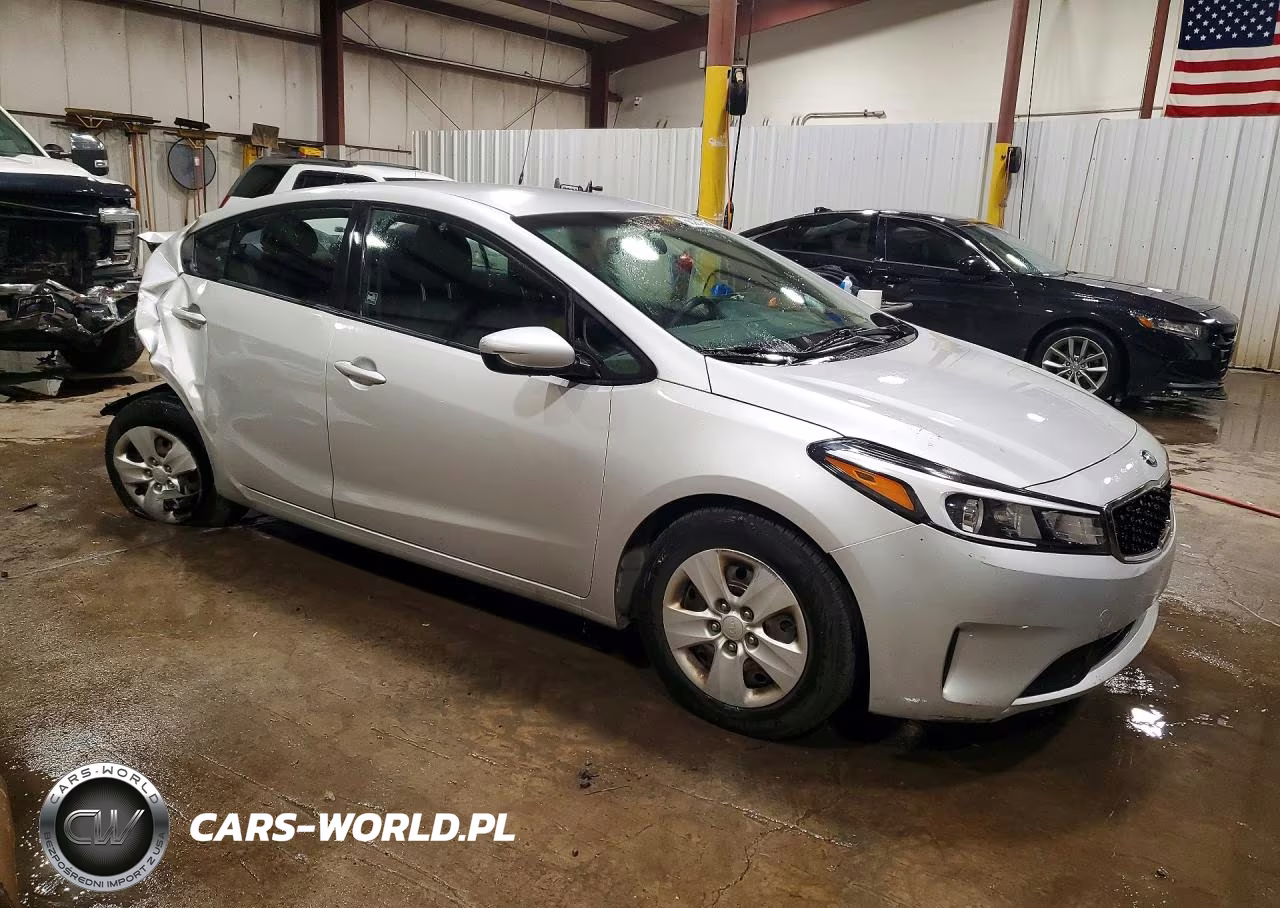 2017 Kia Forte Lx VIN:3KPFK4A70HE107060 - 4