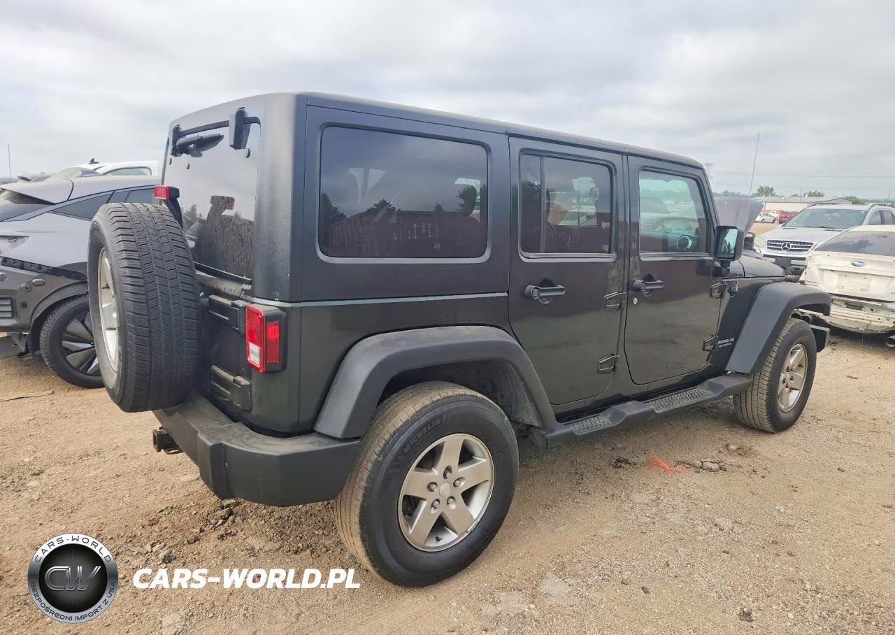 2011 Jeep Wrangler Unlimited Rubicon VIN:1J4HA6H15BL583001 - 3